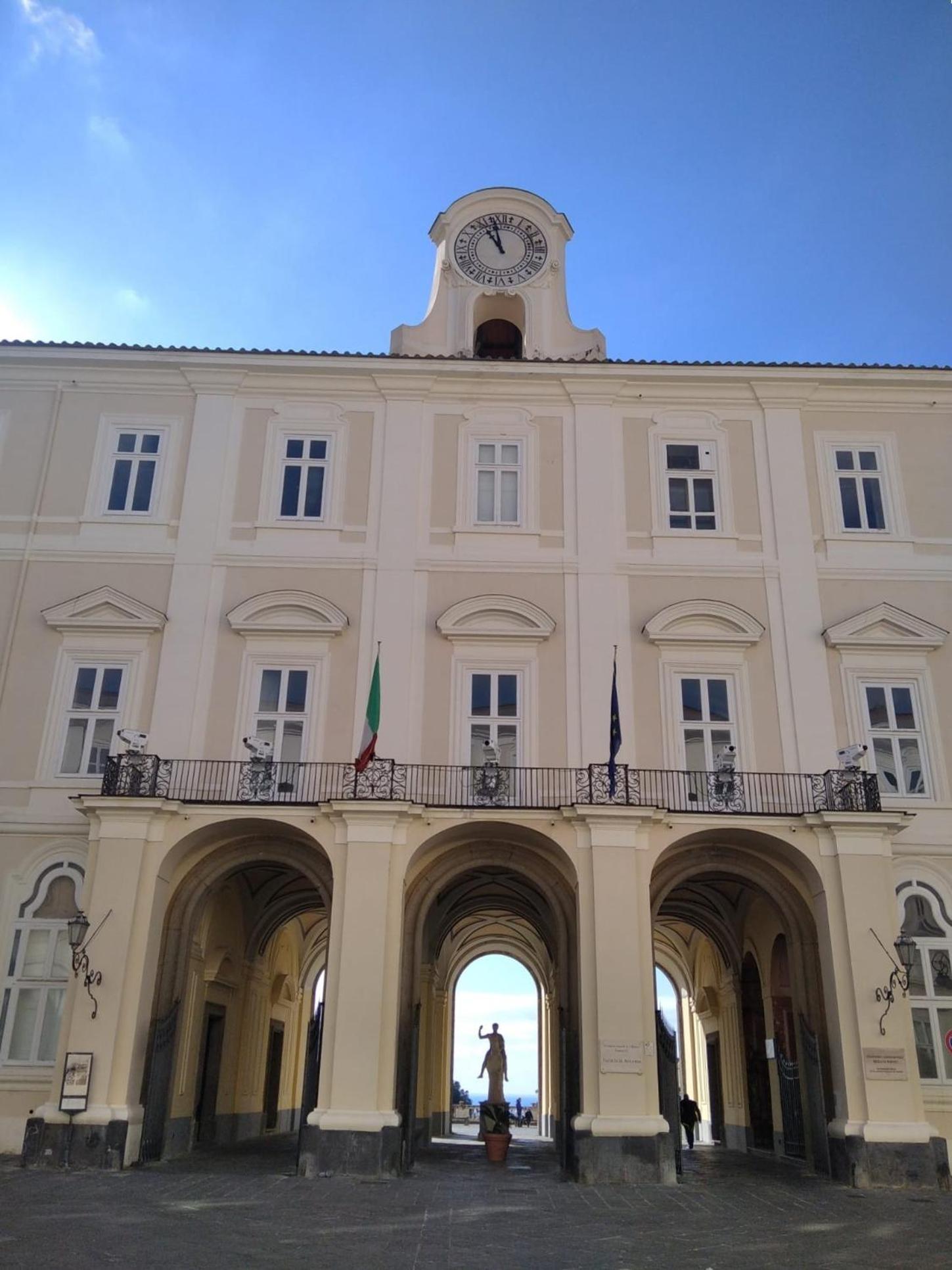 La Maison Della Torre Portici Exteriör bild